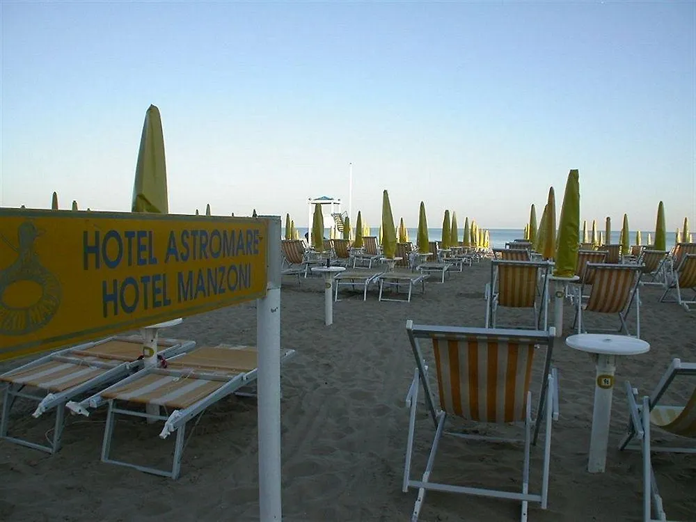 Hotel Manzoni Lido di Jesolo 0*,  Italy