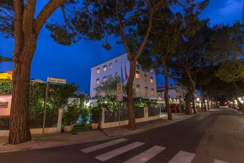 Hotel Manzoni Lido di Jesolo 0*,  Italy